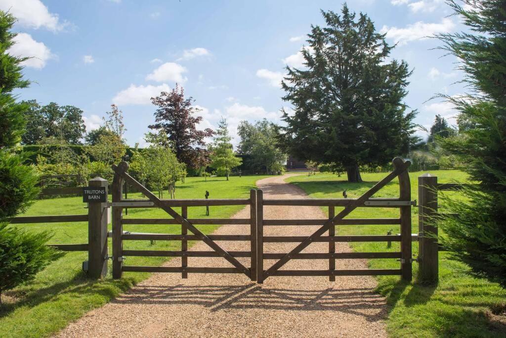Immaculate Barn Annexe Close To Stansted Airport Great Dunmow Buitenkant foto